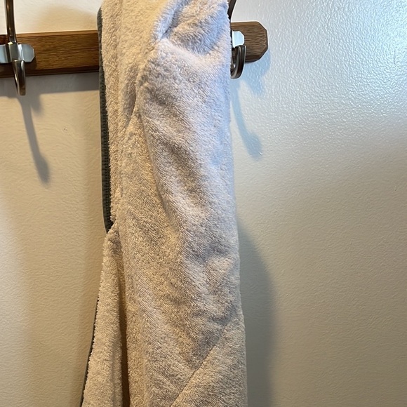 Little Unicorn Hooded Towel - Picture 2 of 2